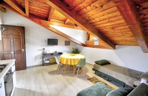 Frascinelle Casa | Villa Olga D: A cozy and welcoming apartment that is part of a villa situated in a quiet location, a few minutes from the town center, with Free WI-FI.