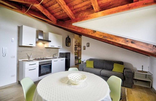 Frascinelle Casa | Villa Olga E: A cozy and welcoming apartment that is part of a villa situated in a quiet location, a few minutes from the town center, with Free WI-FI.