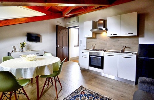 Frascinelle Casa | Villa Olga E: A cozy and welcoming apartment that is part of a villa situated in a quiet location, a few minutes from the town center, with Free WI-FI.