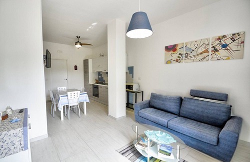 Frascinelle Casa | Villa Olga F: A cozy and welcoming apartment that is part of a villa situated in a quiet location, a few minutes from the town center, with Free WI-FI.