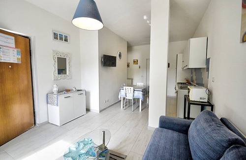 Frascinelle Casa | Villa Olga F: A cozy and welcoming apartment that is part of a villa situated in a quiet location, a few minutes from the town center, with Free WI-FI.