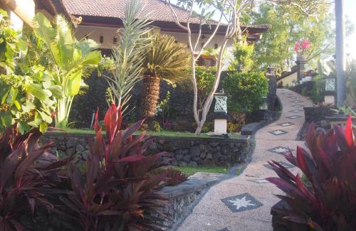 Tulamben Cama Y Desayuno | Villa Omah Semar