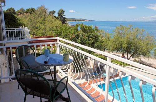 Mirce Villa | Villa en Brac con piscina, a pie de la ciudad y en la playa, villa croata en la playa
