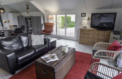 Daumazan-sur-Arize Casa | Villa on estate with 2 swimming pools