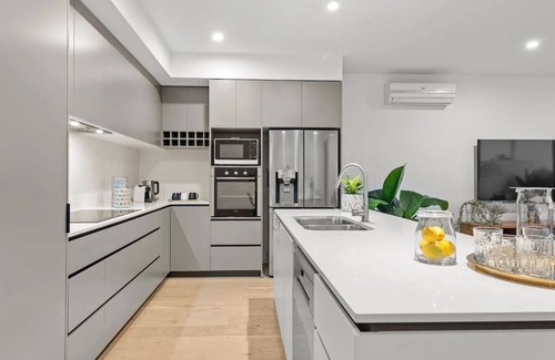 Newport Apartamento | "Villa on Newport Lake" - Newport Q 4020