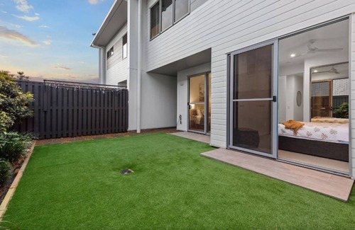Newport Apartamento | "Villa on Newport Lake" - Newport Q 4020