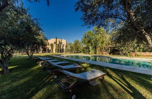 Ouahat Sidi Brahim Villa | Villa en una hectárea con una gran piscina privada cerca de Marrakech