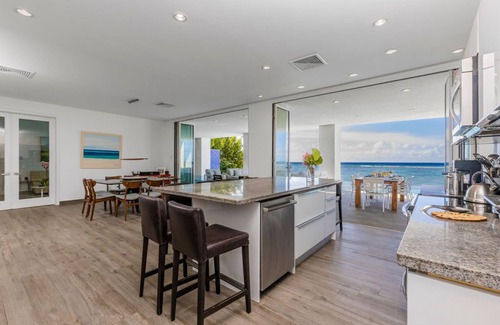 Savaneta Casa | Villa de 6 dormitorios / 5 baños frente a la playa con piscina infinita con vista al Caribe
