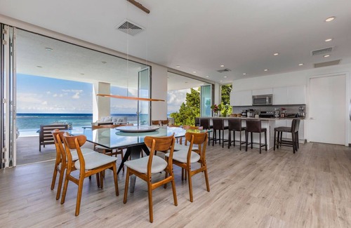Savaneta Casa | Villa de 6 dormitorios / 5 baños frente a la playa con piscina infinita con vista al Caribe