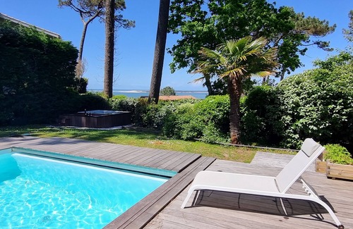 La Teste-de-Buch Villa | Villa on the Dune du Pyla, superb view, jaccuzi and pool, 3 bdrms and 1 garden shed
