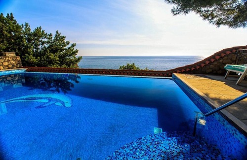 Dobra Voda Villa | Villa on the first line with a private pool