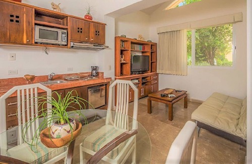 Puerto Aventuras Casa | Villa on the golf course, only 5 minutes walk to the turquoise blue sea