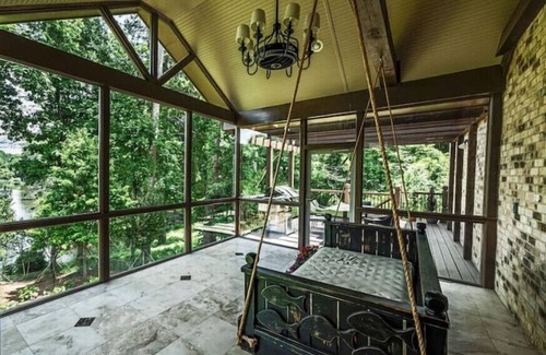 Atlanta Casa | Villa On The Lake