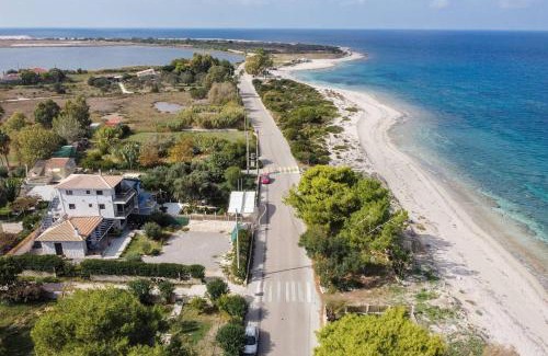Lefkada Town Villa | villa on the sea
