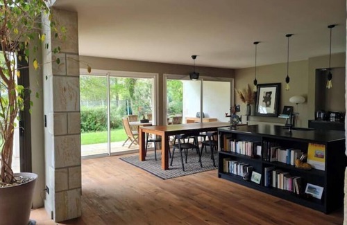 Arcangues Casa | Villa opposite golf course and château with heated swimming pool