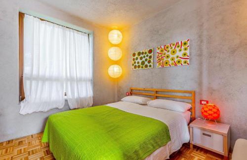Sodici Villa | Villa Orange, small house in a pine forest