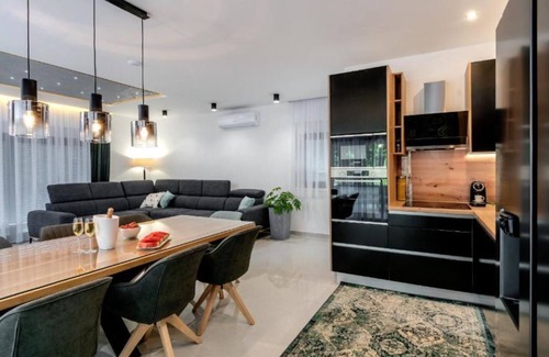 Tugare Villa | Villa Oriolus