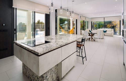 Pinares de San Anton Villa | Villa 'Palacio Nazari' con piscina privada, Wi-Fi y aire acondicionado