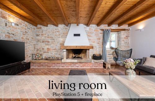 Rapavel Villa | Villa Paolina with hot tub