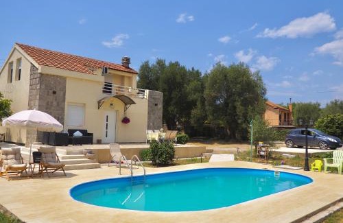Seoca Villa | Villa Paraiso with Pool