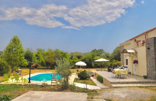 Seoca Villa | Villa Paraiso with Pool