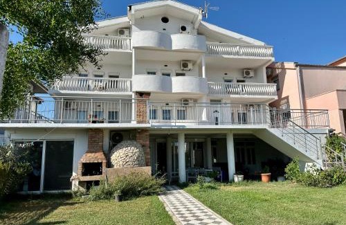 Ulcinj Apartamento | Villa Paris