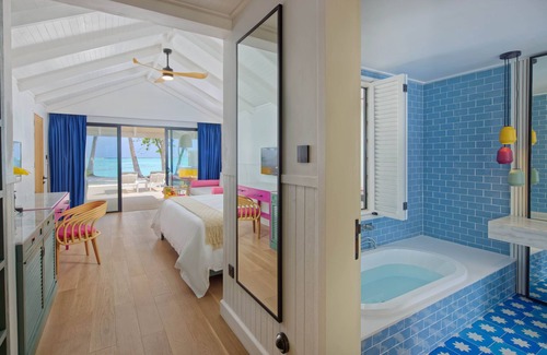Nalaguraidhoo Complejo | Villa Park Sun Island Resort - Complimentary One Way Domestic Transportation for stays of 7 nights and more 01 April to 30 September 2025