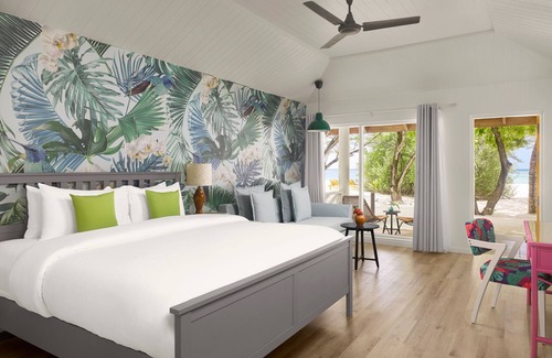 Nalaguraidhoo Complejo | Villa Park Sun Island Resort - Complimentary One Way Domestic Transportation for stays of 7 nights and more 01 April to 30 September 2025