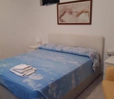 Apecchio Casa | Villa per gruppi fino a 20 persone, con piscina privata, camino e grande giardino nelle colline marchigiane