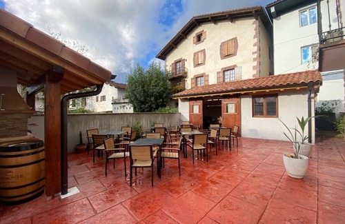 Elizondo Villa | Villa 'Perla Etxea' con vistas a la montaña, terraza privada y Wi-Fi