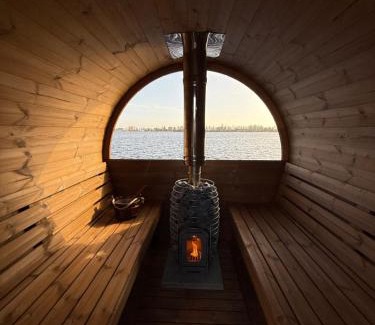 Baambrugse Zuwe Alquiler De Eote | Villa Perla Mare - Sauna Experience - On a lake near Amsterdam