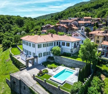 Calozzo Casa | Villa Perpenti - Pianello del Lario by LoveComo