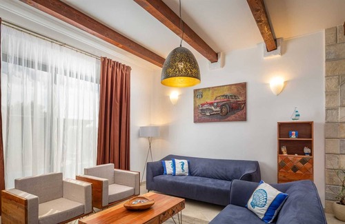 Zrnovnica Villa | Villa Perunia with Pool
