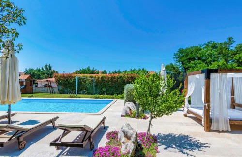 Cancini Casa | Villa Petra, a romantic and spectacular villa near the sea