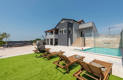 Benkovac Villa | Villa Pezer