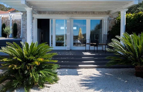 Drvenik Mali Villa | Villa Piccolo Prestige - Villa de 4 dormitorios - Excelente área de piscina - Perfecto para familias