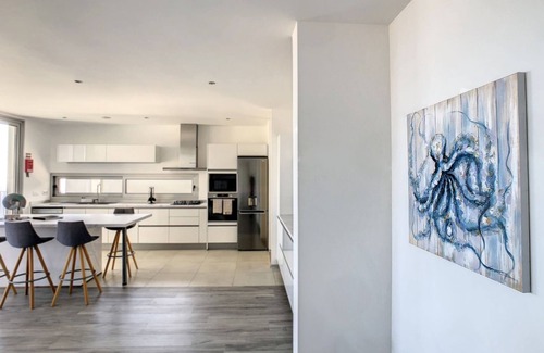 Estreito da Calheta Casa | Villa Piece of Heaven by LovelyStay