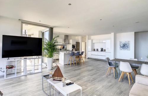 Estreito da Calheta Villa | Villa Piece of Heaven by LovelyStay