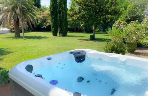 Lattes Casa | Villa Piscine Chauffée Jacuzzi Lattes Proche Montpellier et Plages