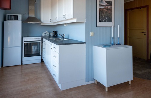 Leka Casa | Villa Polarlys - Holiday home by the sea on the geological island of Leka