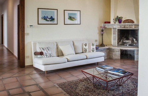 Cupra Marittima Villa | Villa con piscina y jardín con vistas al mar y montaña a 3 km del mar, ideal para familias