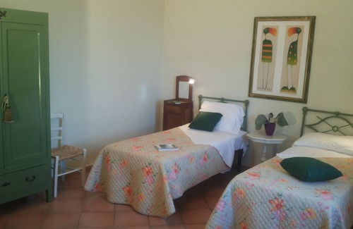 Cupra Marittima Villa | Villa con piscina y jardín con vistas al mar y montaña a 3 km del mar, ideal para familias