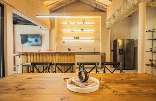 Las Lomas I Casa | Villa Pool/Jacuzzi 5-bedroom house with AC and WiFi in lovely Medellín provenza