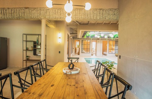 Las Lomas I Casa | Villa Pool/Jacuzzi 5-bedroom house with AC and WiFi in lovely Medellín provenza
