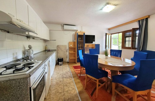 Rascane Villa | Villa Poquito con piscina climatizada interior Makarska