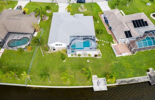 Caloosahatchee Casa | Villa Porpoise of Life - Cape Coral - Roelens Vacations