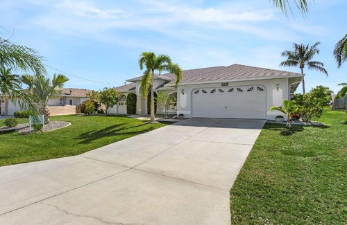 Caloosahatchee Casa | Villa Porpoise of Life - Cape Coral - Roelens Vacations