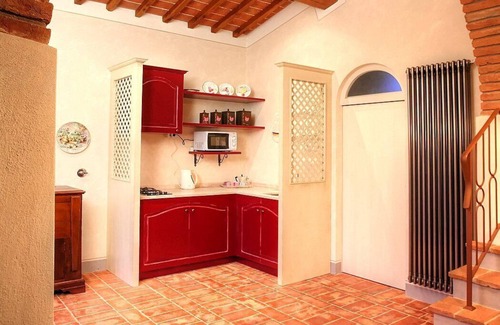 Reggello Villa | Villa Porporina: A characteristic and welcoming two-story ancient tuscan country house surrounded by meadows and by green hills, with Free WI-FI.