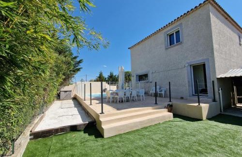 Saint-Privat-des-Vieux Casa | villa pour 10 personnes avec piscine et jacuzzi