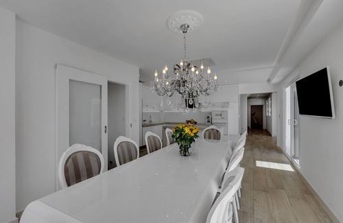 Bast Villa | Villa Prestige 10 + 2